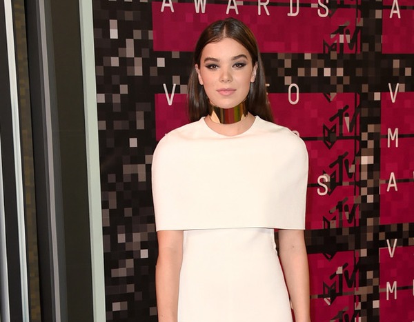 Hailee Steinfeld From 2015 Mtv Video Music Awards Red Carpet Arrivals Hailee Steinfeld From 2015 Mtv Video Music Awards Red Carpet Arrivals